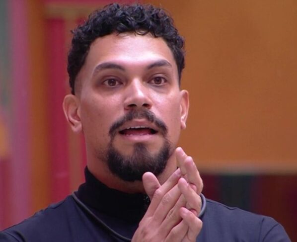 Vinícius cumpre desafio