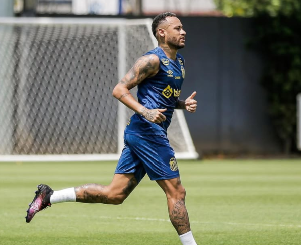 Com apenas 3 jogos, Neymar aparece com inalador