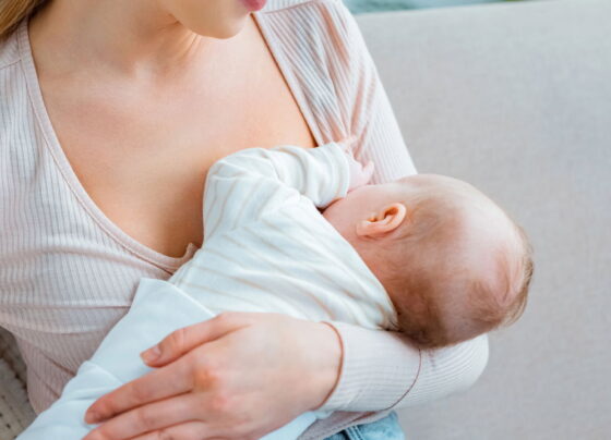 Dicas de amamentação para as mamães de primeira viagem