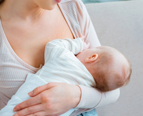 Dicas de amamentação para as mamães de primeira viagem
