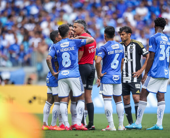 Expulsão de Gabigol abriu as portas para vitória do Atlético contra o Cruzeiro