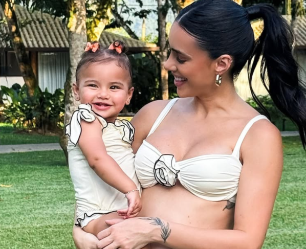 Filha de Neymar surge com maiô caríssimo