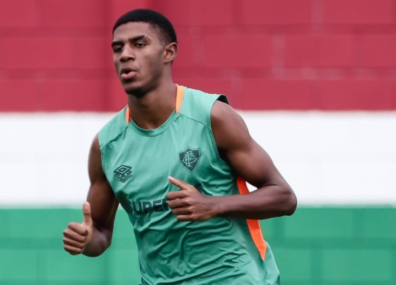Fluminense renova com joia da base