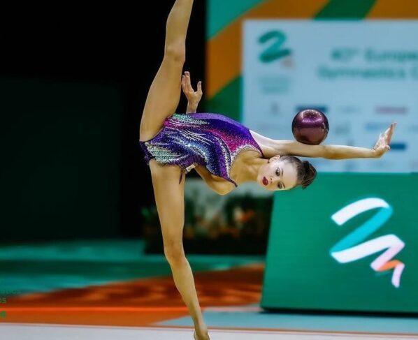Juíza Evangelia Trikomiti é suspensa por manipulação de resultados