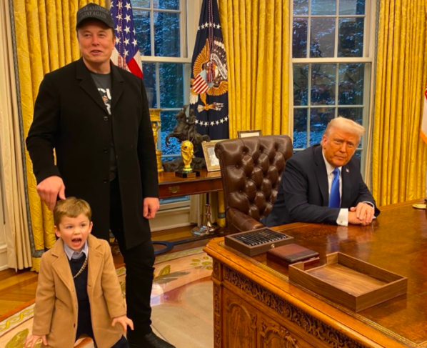 Elon Musk com o filho no Salão Oval com Donald Trump