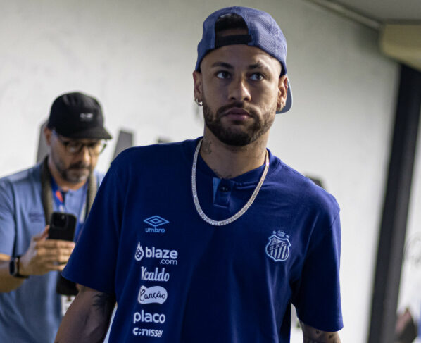 Neymar pai responde sobre futuro do atacante no Santos e renovação de contrato