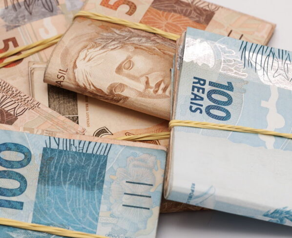 Programa brasileiro oferece auxílio de até R$ 2.490