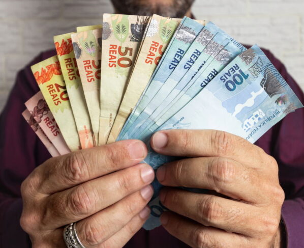 Tem dinheiro esquecido no banco? Consulte agora no site do BC