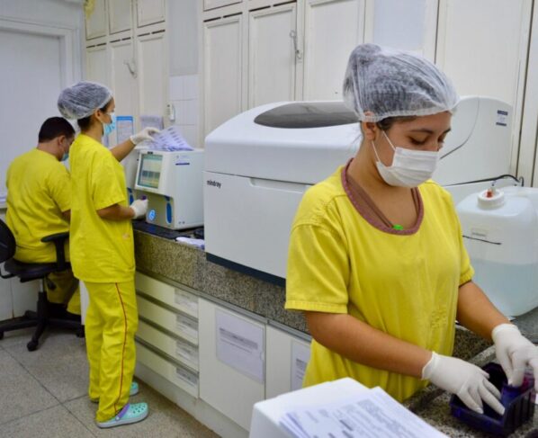 Laboratório do Hetrin alcança 100% de acerto em avaliação nacional